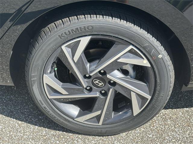 2025 Hyundai Elantra SEL Sport photo 18