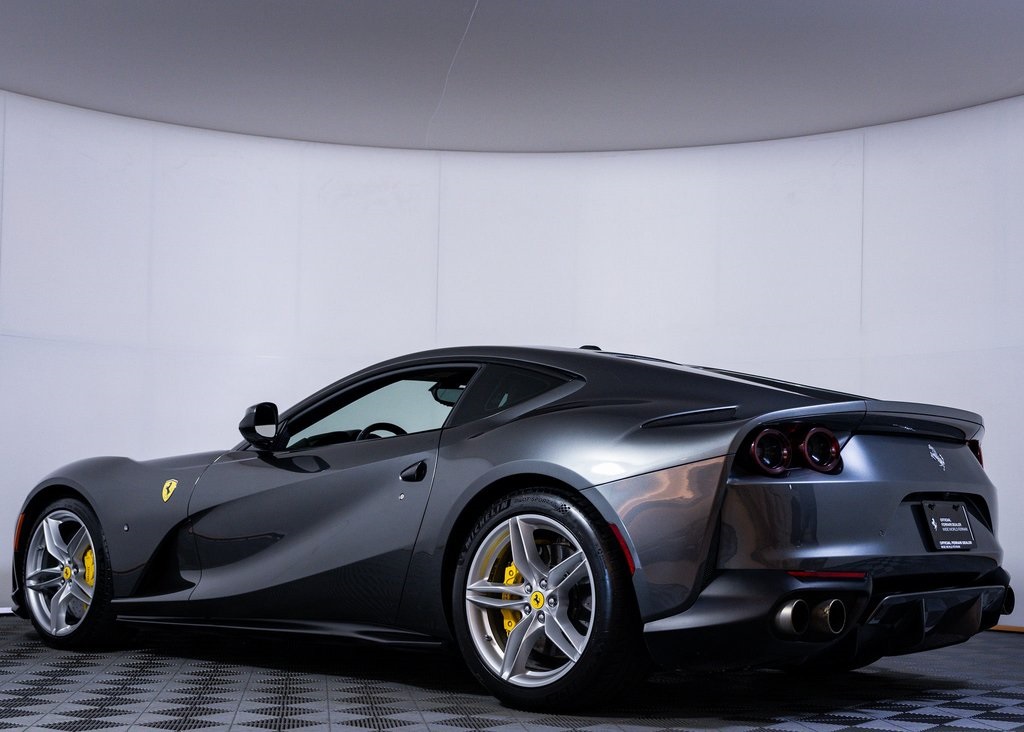 Certified Used 2018 Grigio Silverstone Metallic Ferrari Base image 9