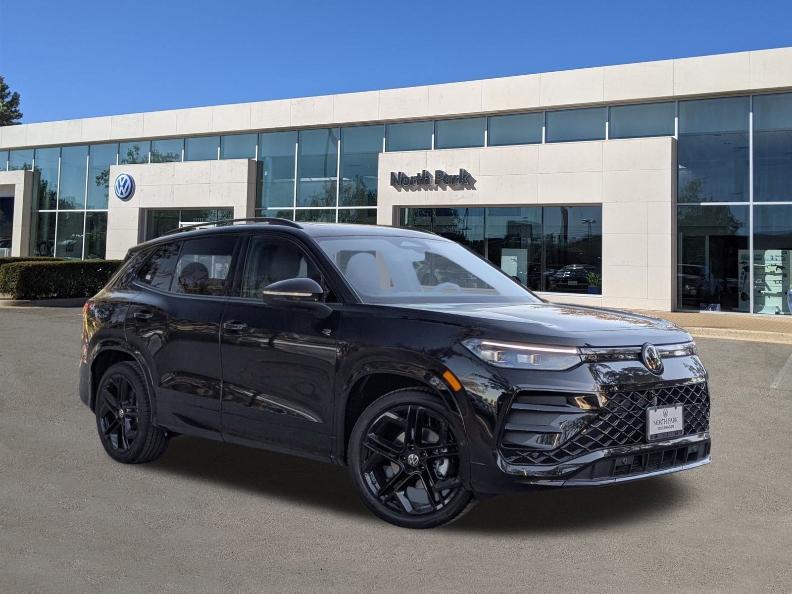 2026 Volkswagen Tiguan SE R-LINE BLACK's photo