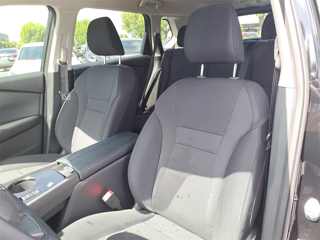 2026 Nissan Rogue S photo 19