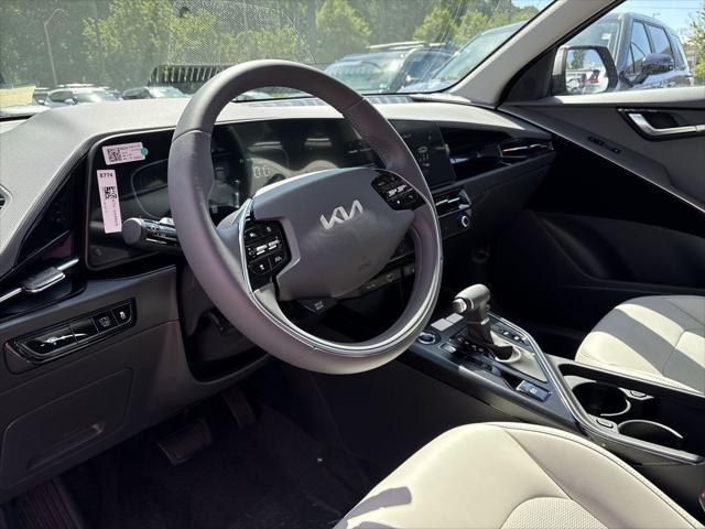 2025 Kia Niro EX photo 3