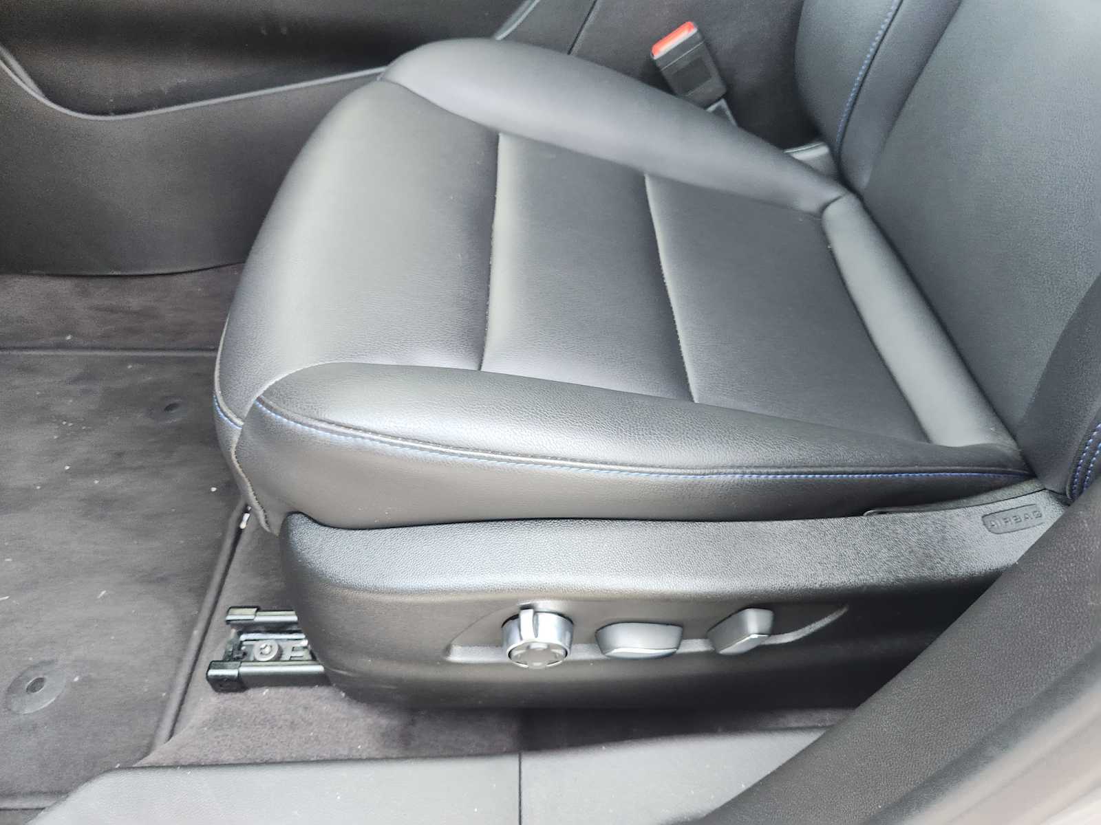 2025 Cadillac XT4 Sport photo 16