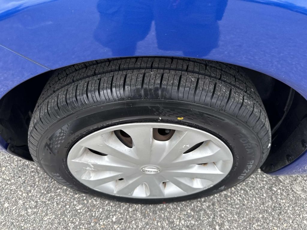 2016 Nissan Versa Note SV photo 10