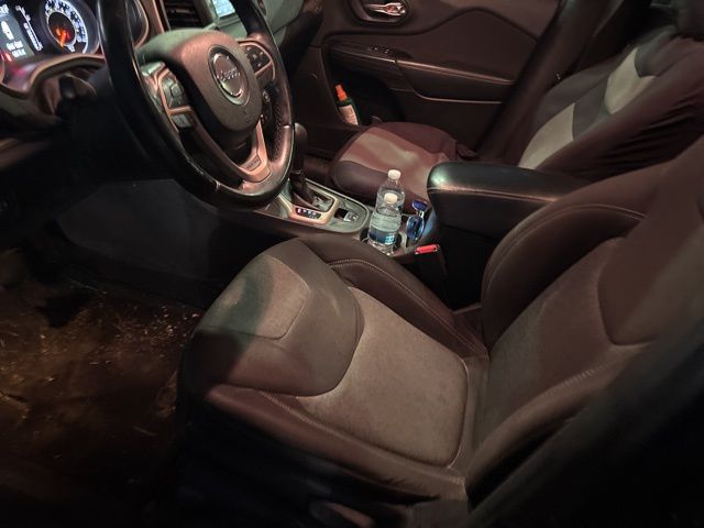 2014 Jeep Cherokee Latitude photo 4