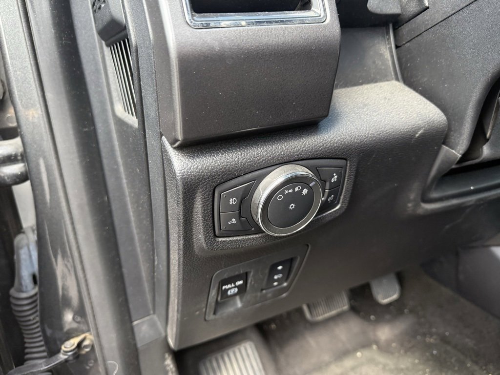2017 Ford F-150 XLT photo 13