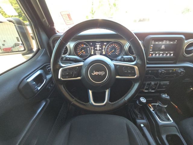 2020 Jeep Wrangler Unlimited Sahara photo 18