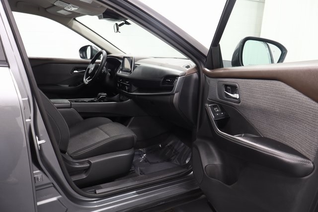 2023 Nissan Rogue SV photo 13