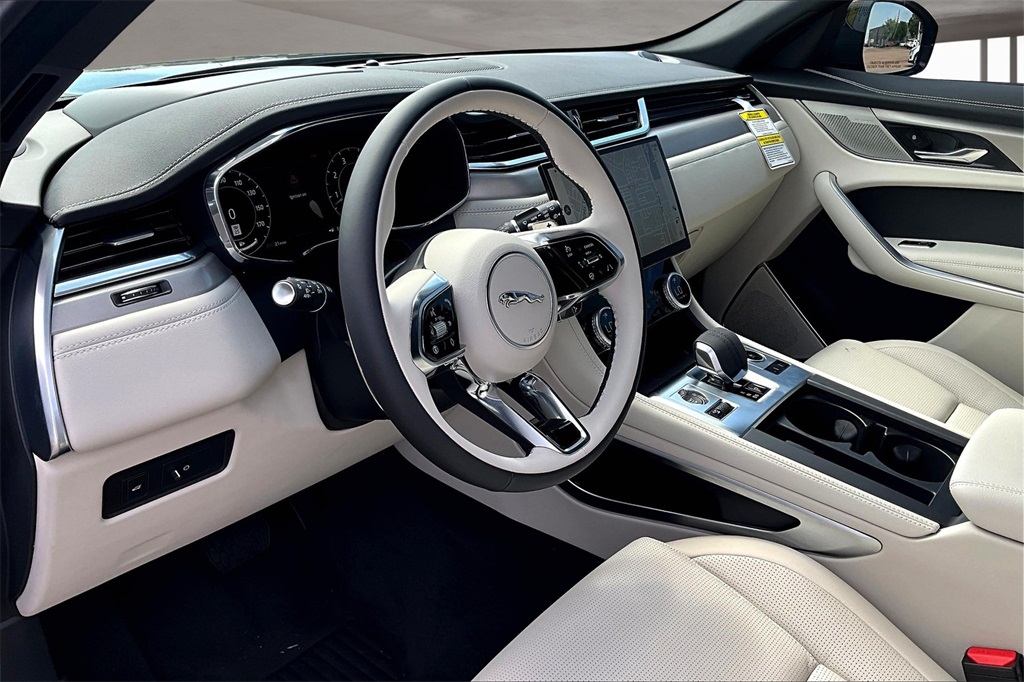 2026 Jaguar F-PACE P400 R-Dynamic S photo 5