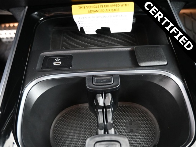 2024 Mercedes Benz GLB 250 photo 8