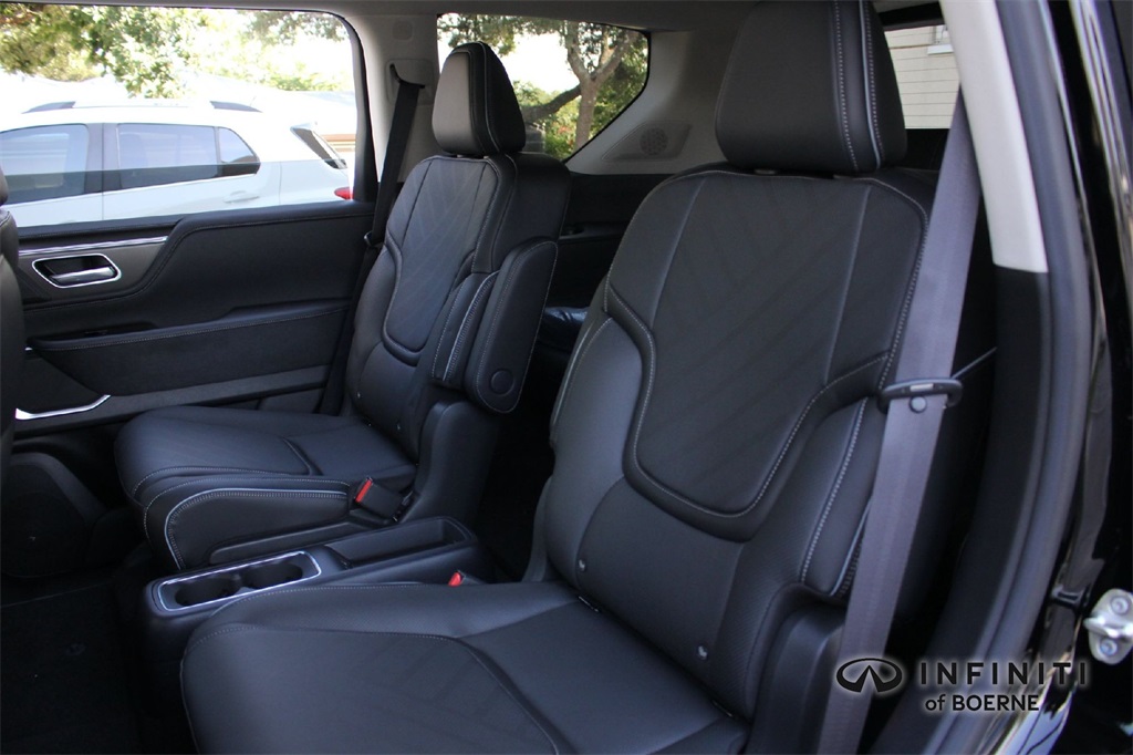2026 Infiniti QX80 Luxe photo 15