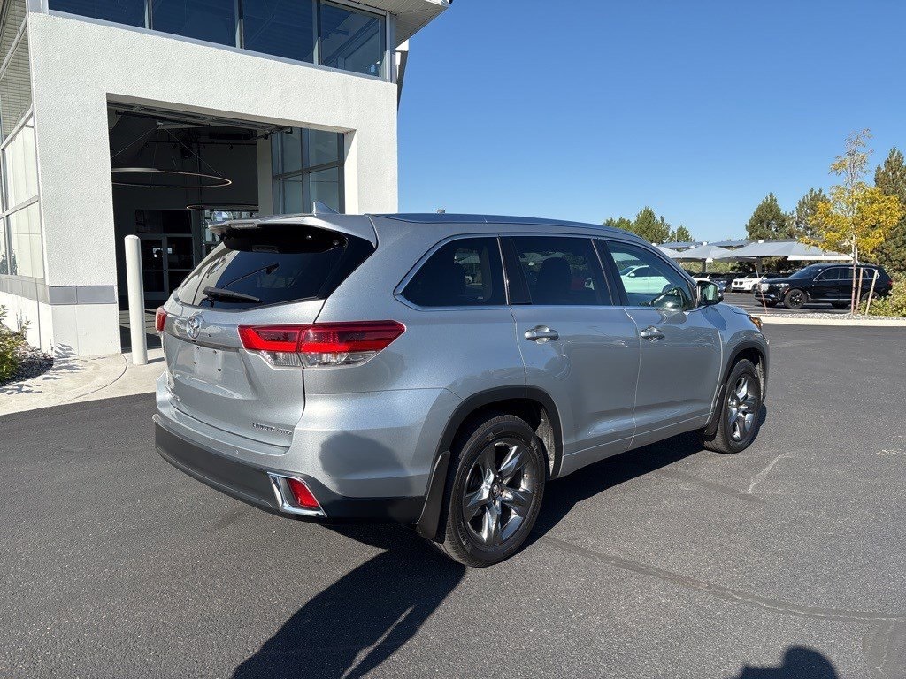2017 Toyota Highlander Limited Platinum photo 5