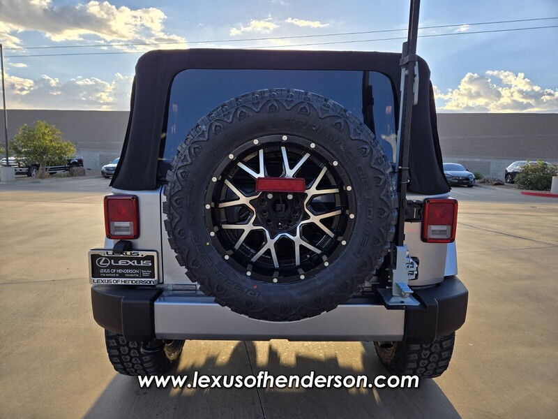 2018 Jeep Wrangler Sahara photo 4