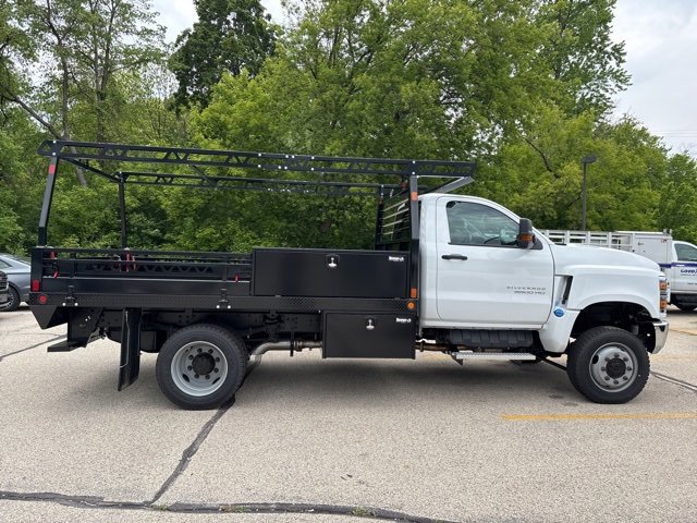 2023 Chevrolet Silverado 5500HD Work Truck photo 3