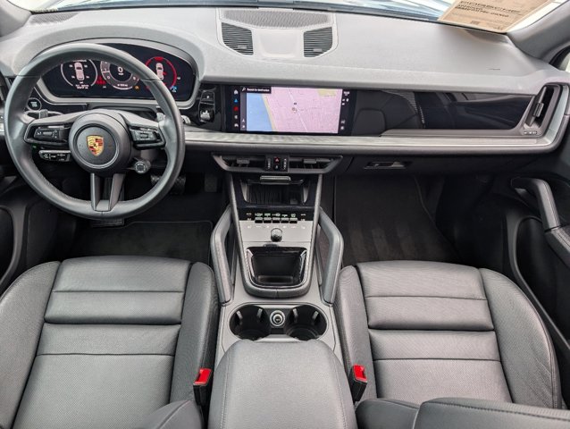 2024 Porsche Cayenne photo 4
