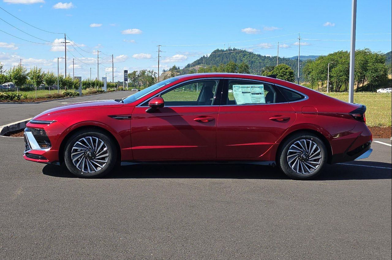 2025 Hyundai Sonata Hybrid SEL photo 6