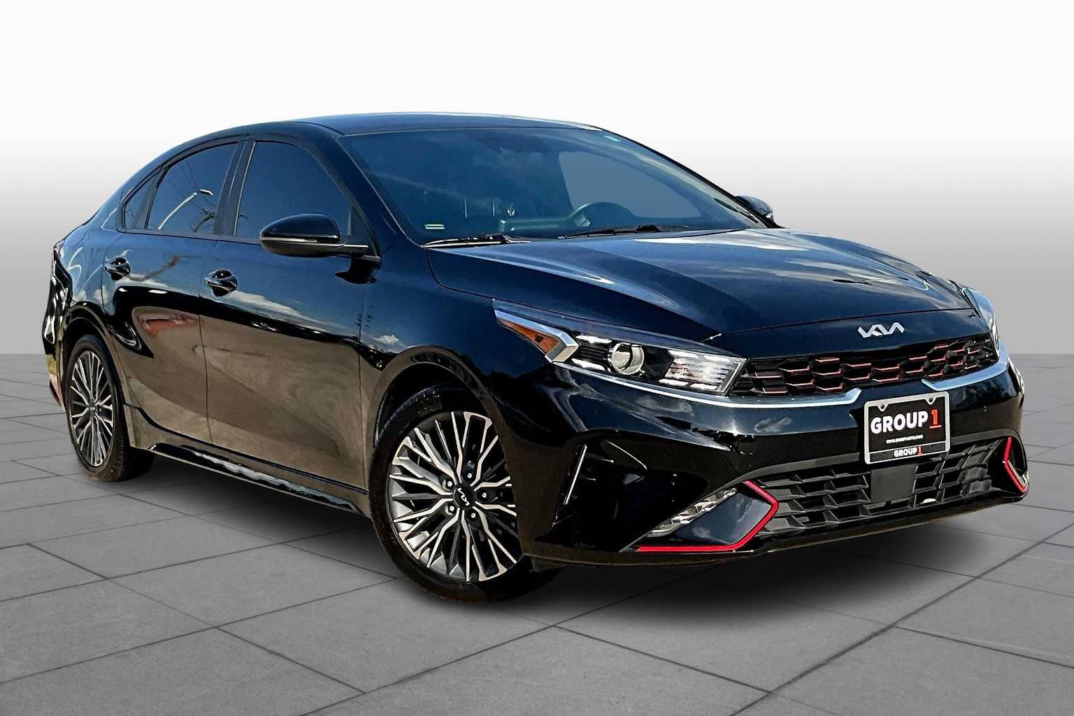 2024 Kia Forte GT-Line photo 2