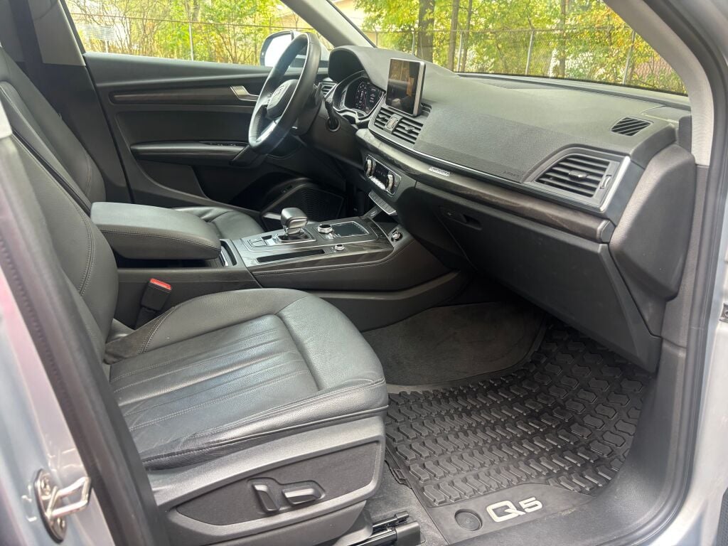 2020 Audi Q5 Premium Plus photo 14
