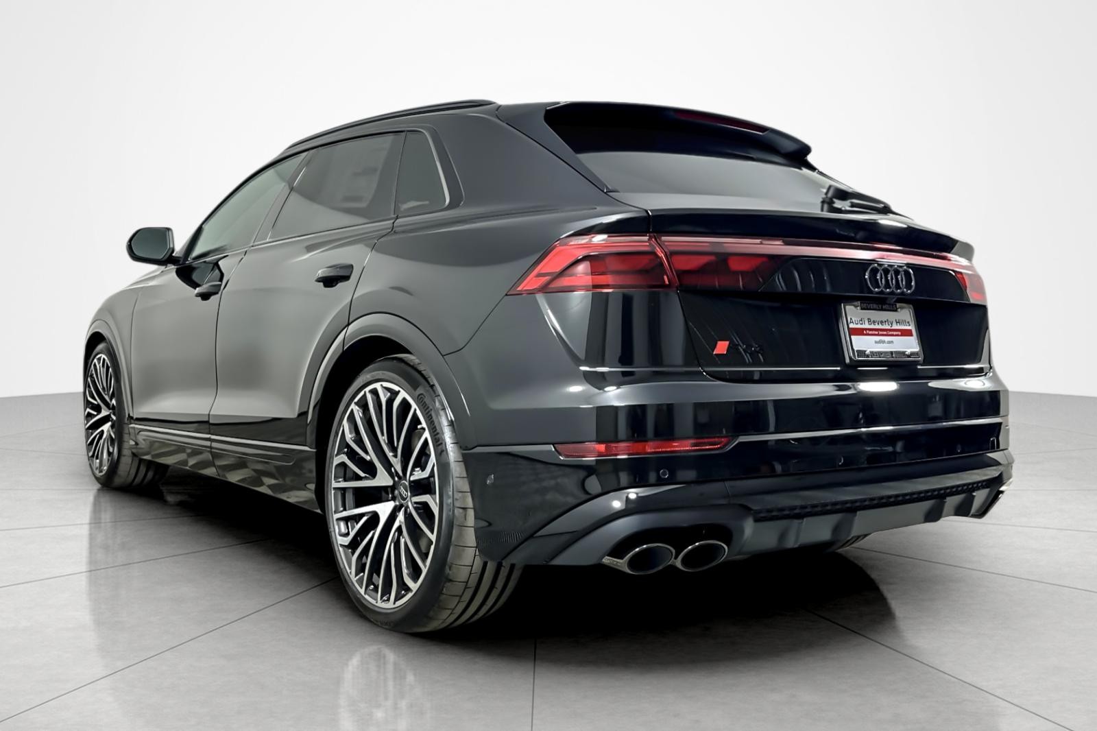 2025 Audi SQ8 Prestige photo 3