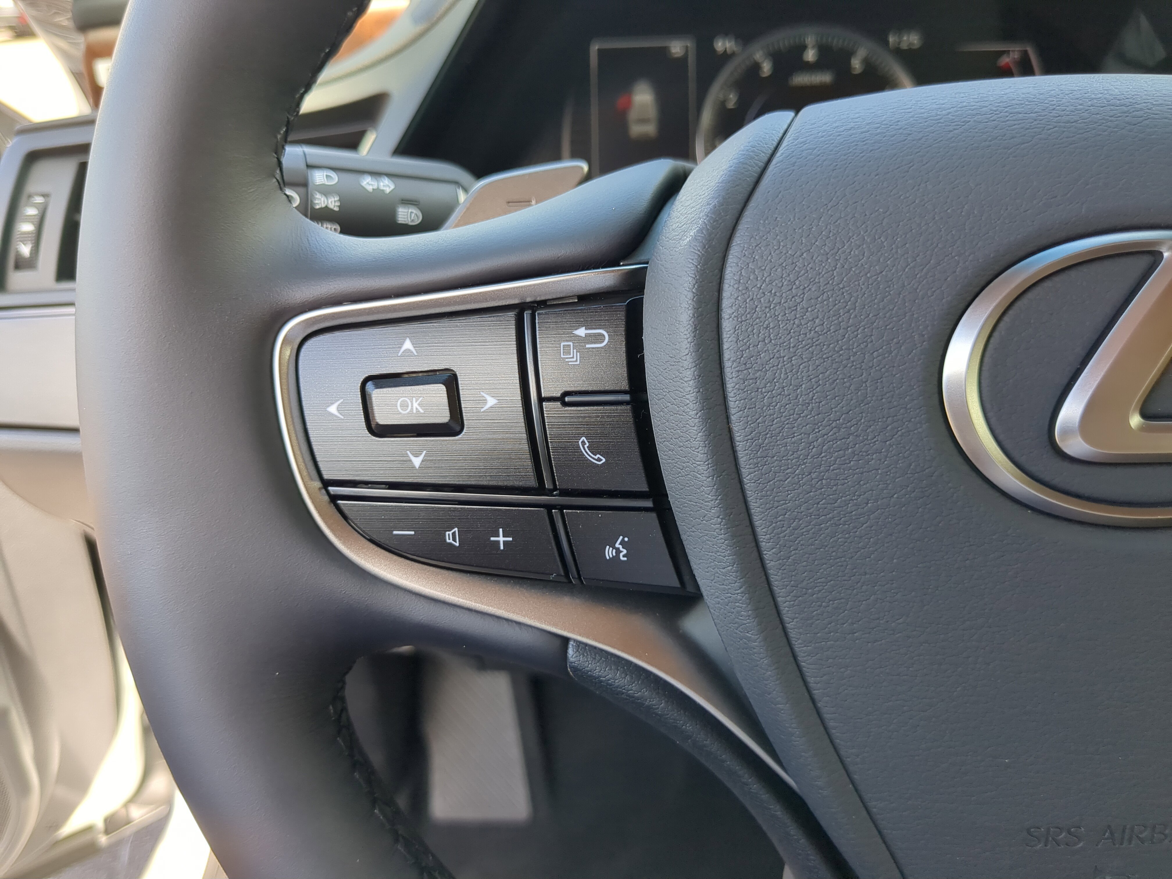 2025 Lexus ES 350 photo 21