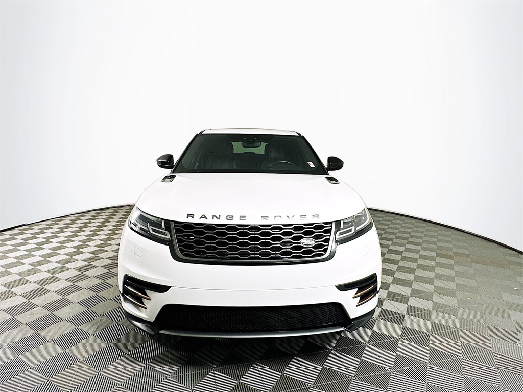 Used 2018 Fuji White Land Rover SE R-Dynamic image 2