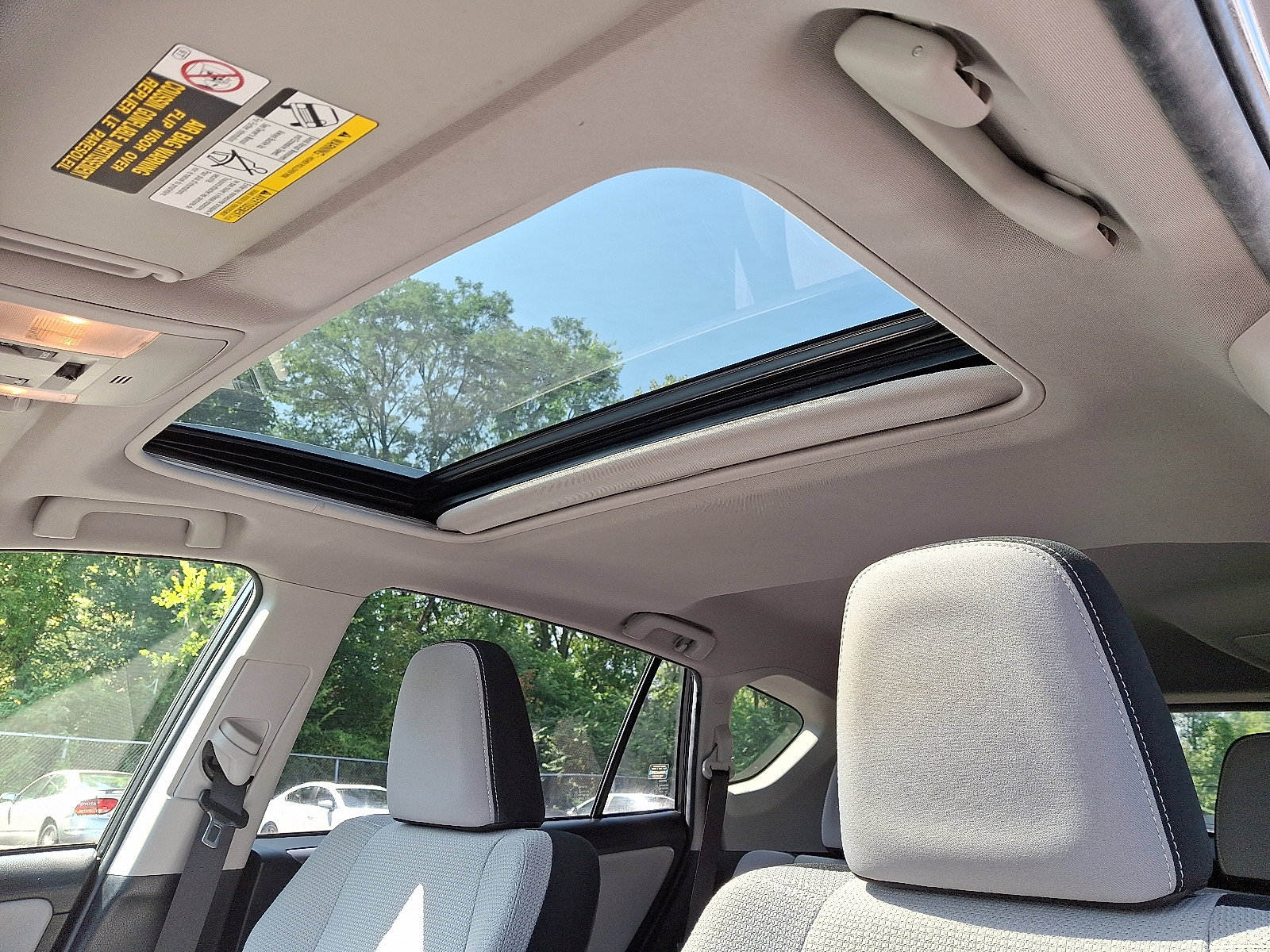 2018 Toyota RAV4 XLE photo 14