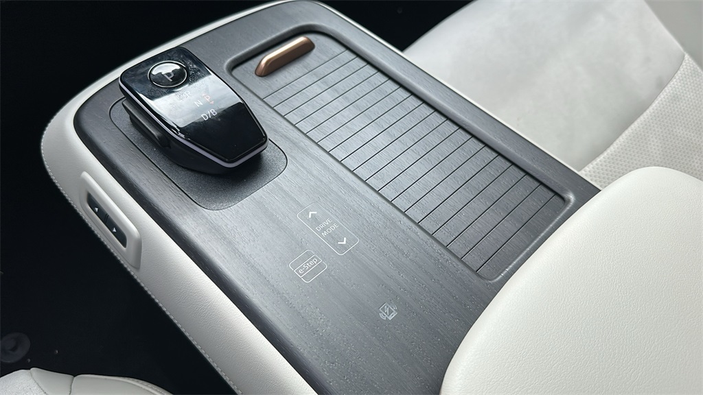 2025 Nissan ARIYA Engage e-4ORCE photo 24