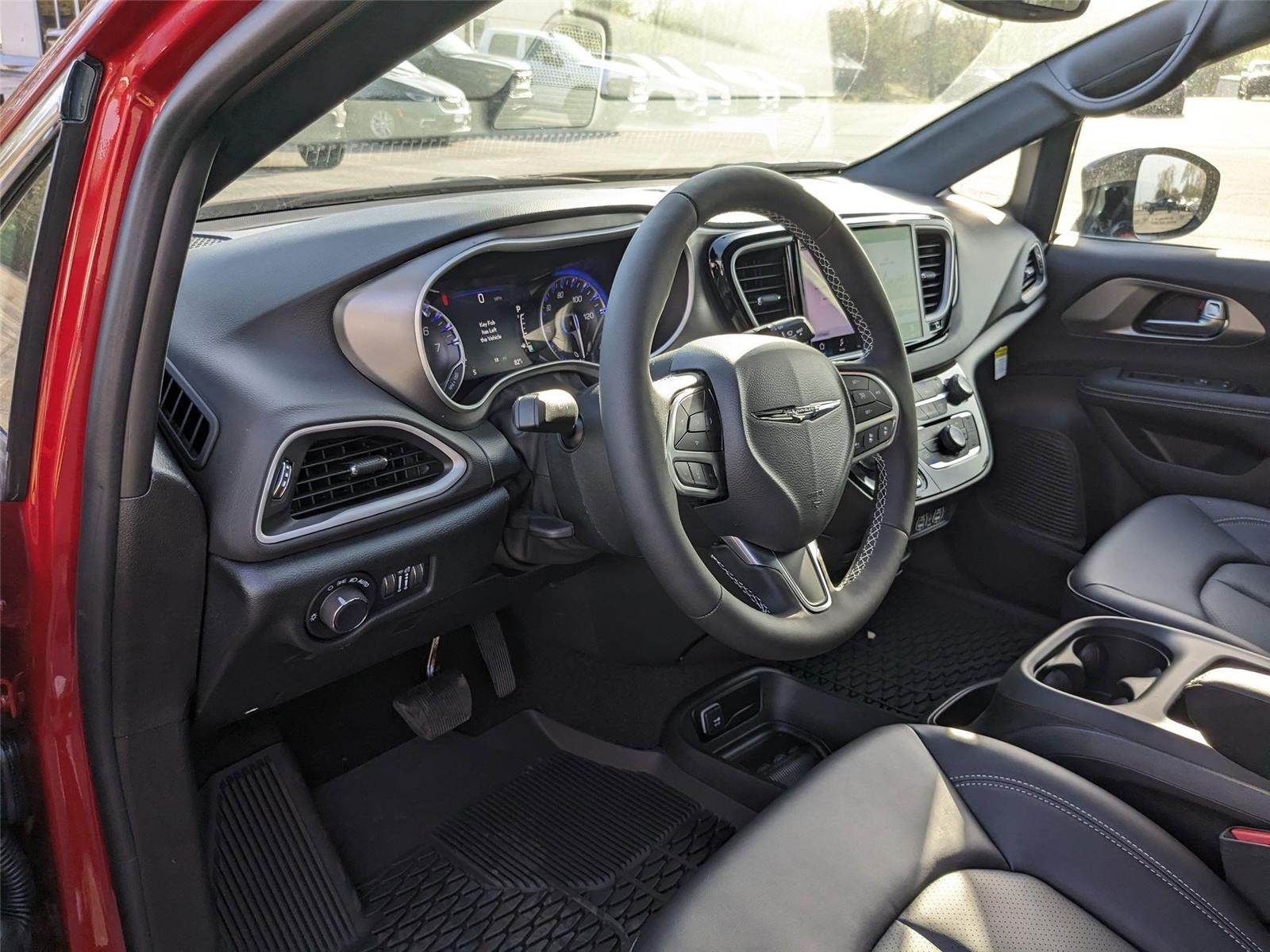 2025 Chrysler Voyager LX photo 2
