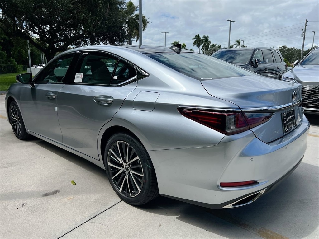 2025 Lexus ES 350 photo 4