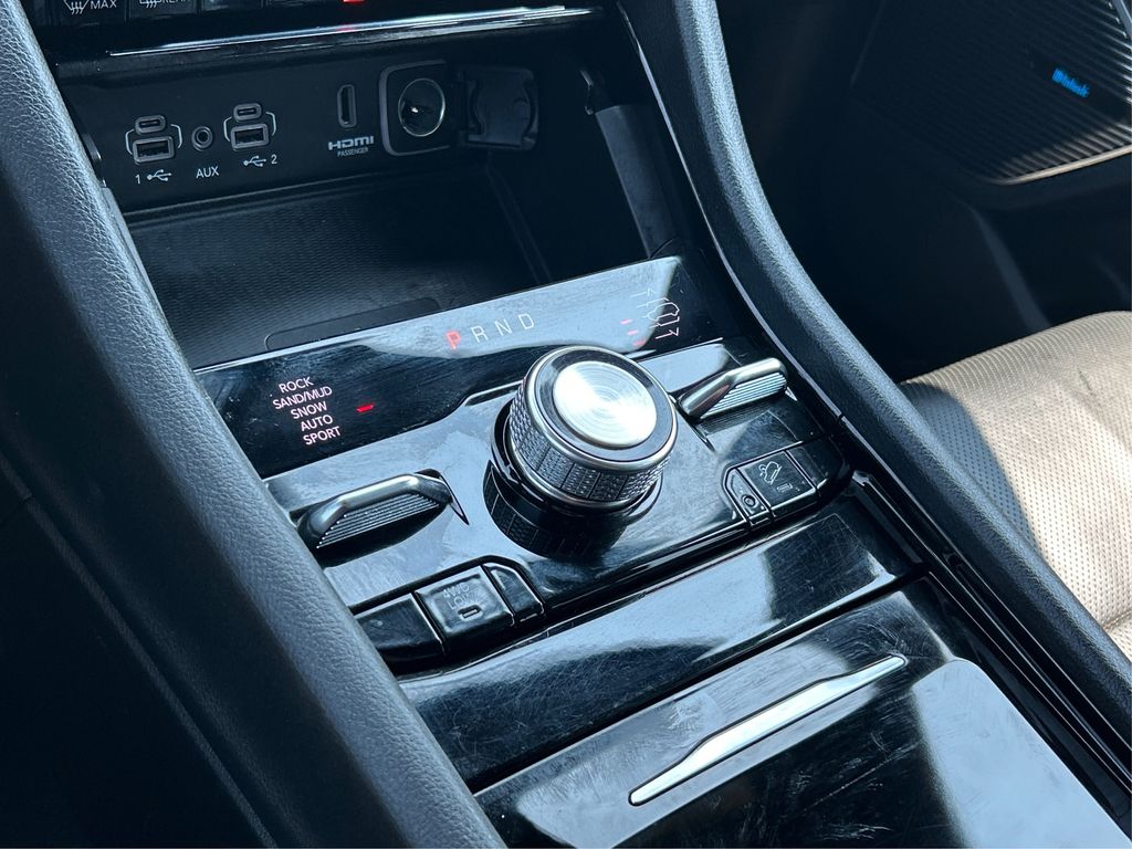 2023 Jeep Grand Cherokee Overland photo 46