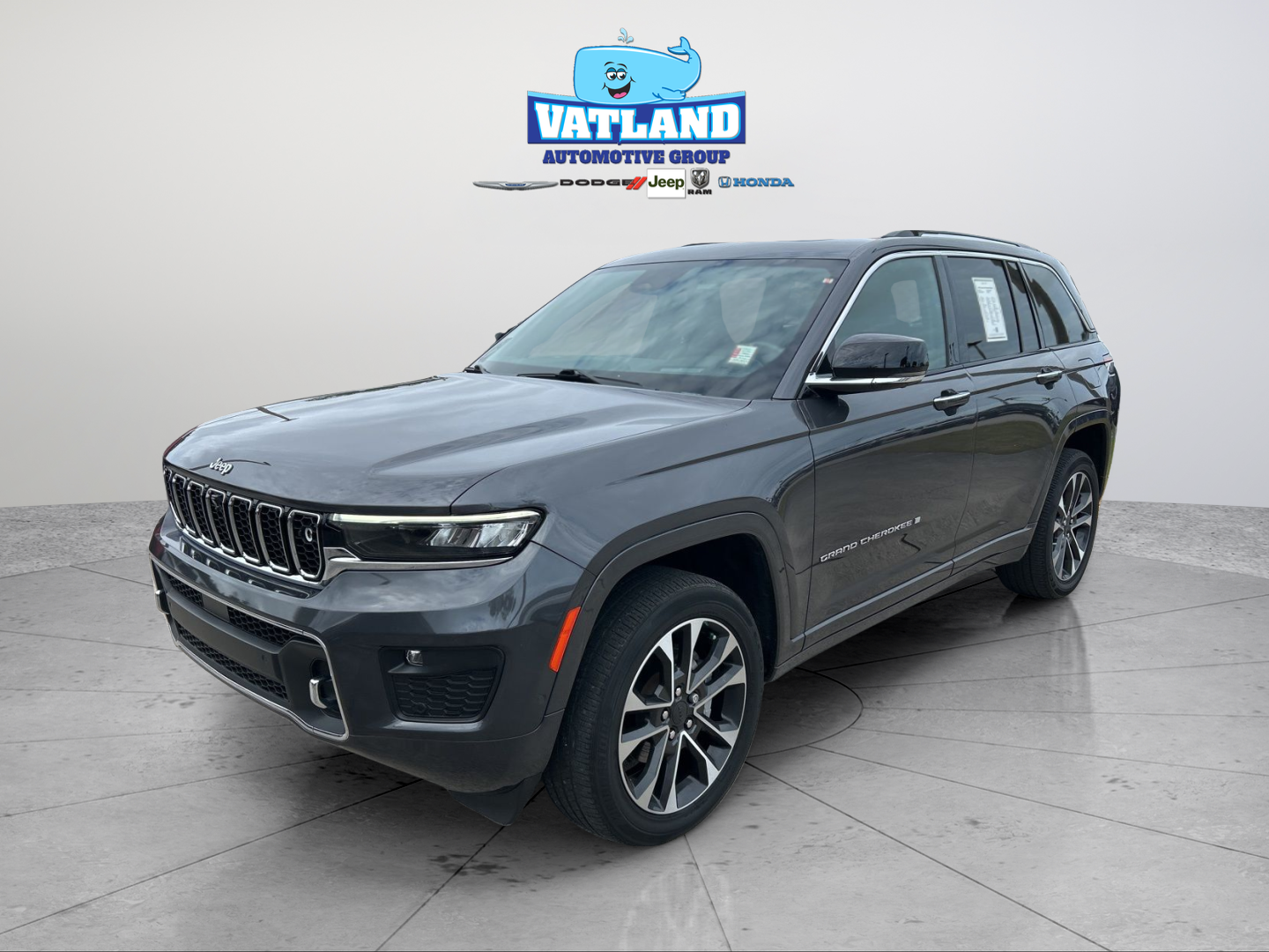 2022 Jeep Grand Cherokee Overland's photo