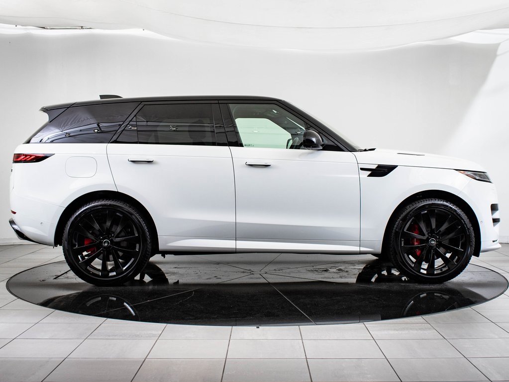 2023 Land Rover Range Rover Sport SE photo 9
