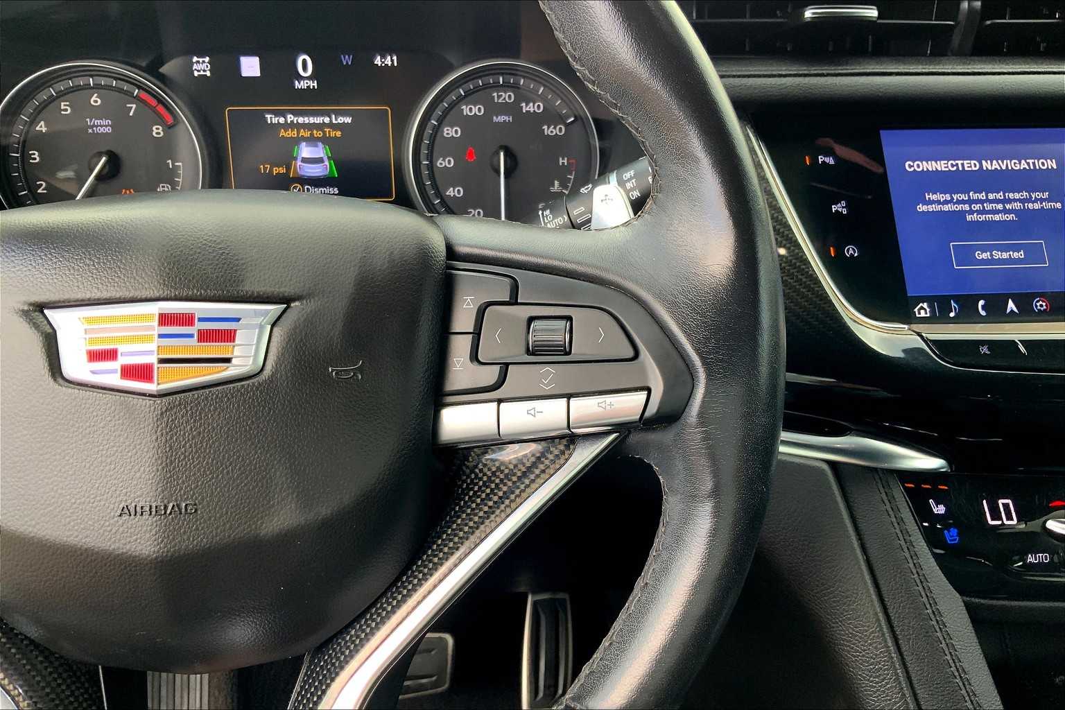 2023 Cadillac XT6 Sport photo 23