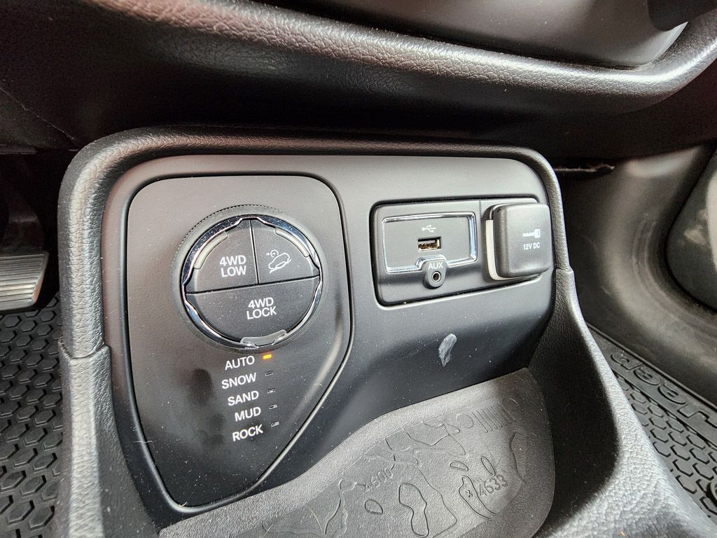 2016 Jeep Renegade Trailhawk photo 15