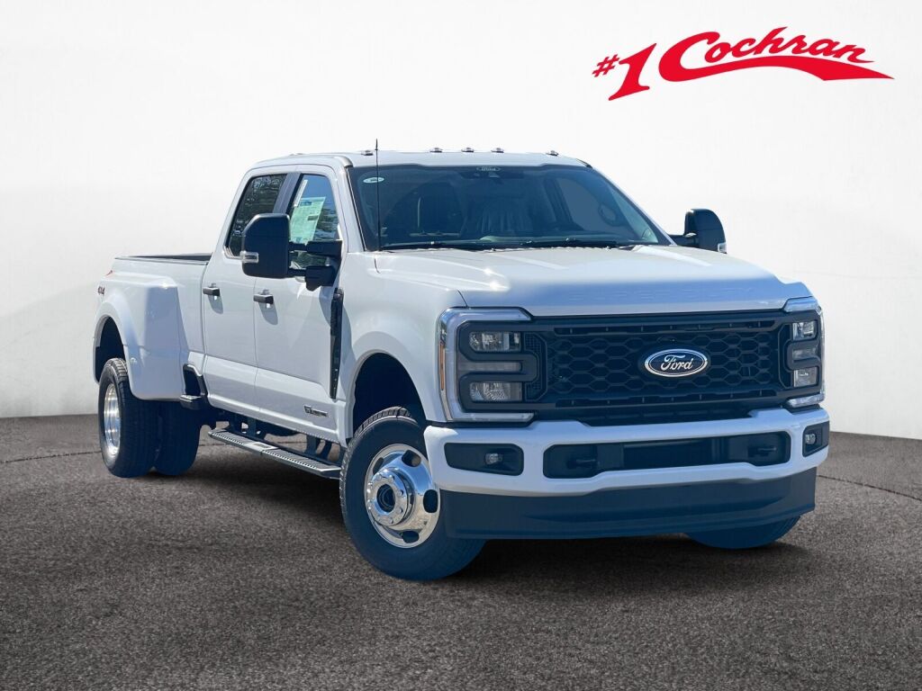 2026 Ford F-350 Super Duty XL's photo