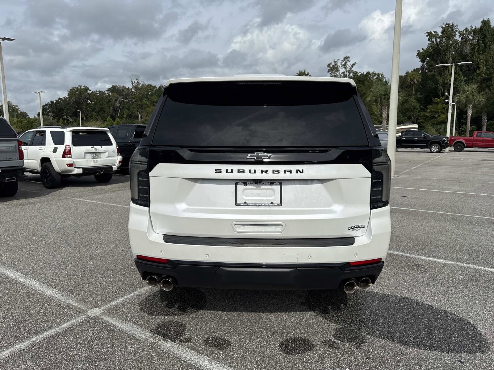 2025 Chevrolet Suburban Z71 photo 3