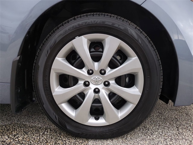 2025 Toyota Corolla LE photo 10