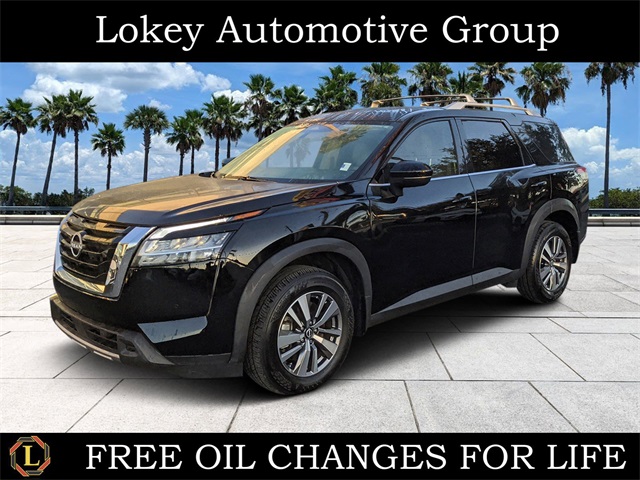 2023 Nissan Pathfinder SL