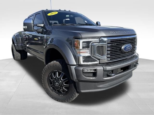 2021 Ford F-450 Super Duty Platinum's photo