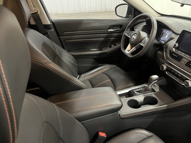 2022 Nissan Altima 2.5 SR photo 19