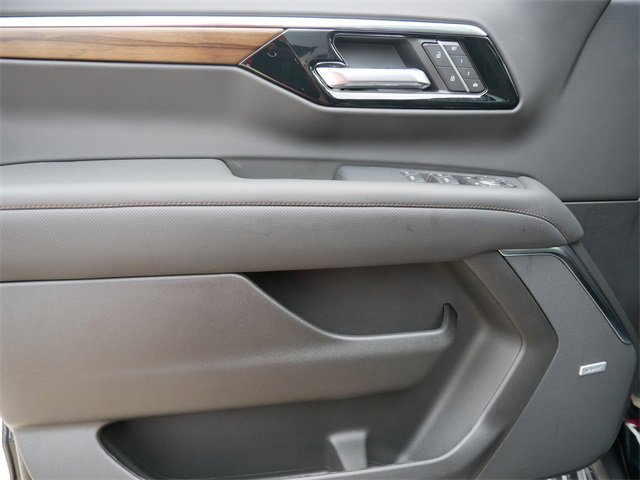 2026 Chevrolet Suburban High Country photo 12