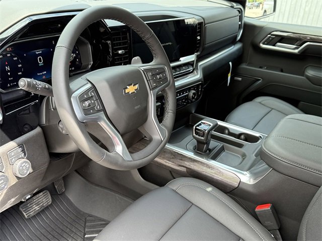 2026 Chevrolet Silverado 1500 LTZ photo 14