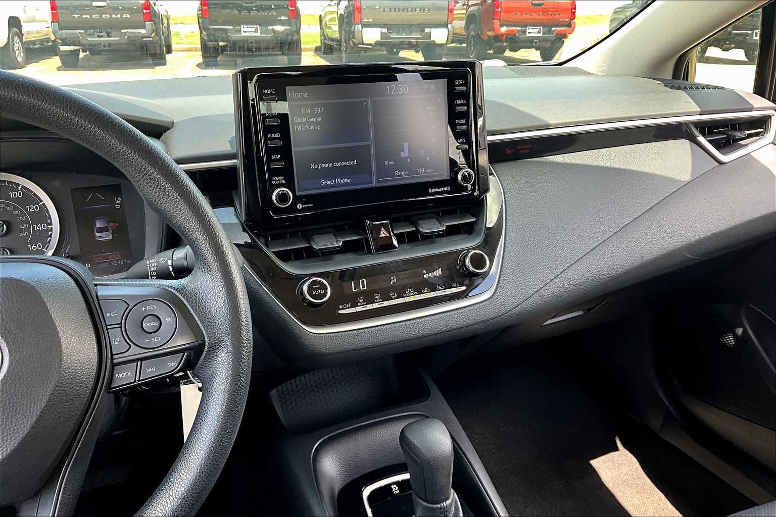2022 Toyota Corolla LE photo 12