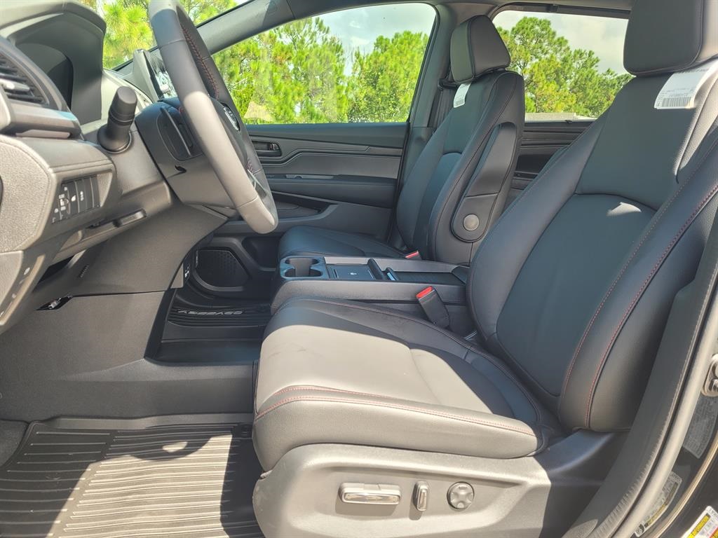 2026 Honda Odyssey photo 13