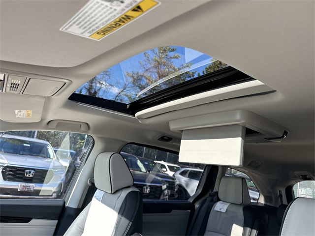 2026 Honda Odyssey Elite photo 3