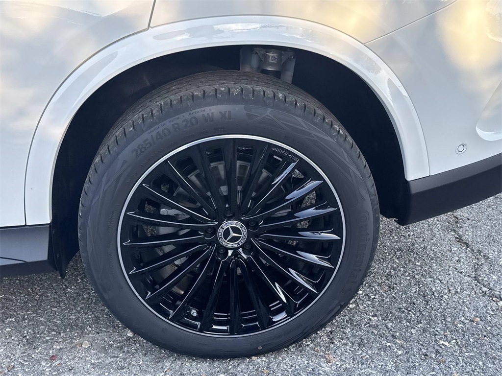 2026 Mercedes Benz GLC 300 photo 3