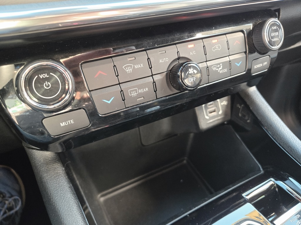 2024 Jeep Compass Limited photo 29