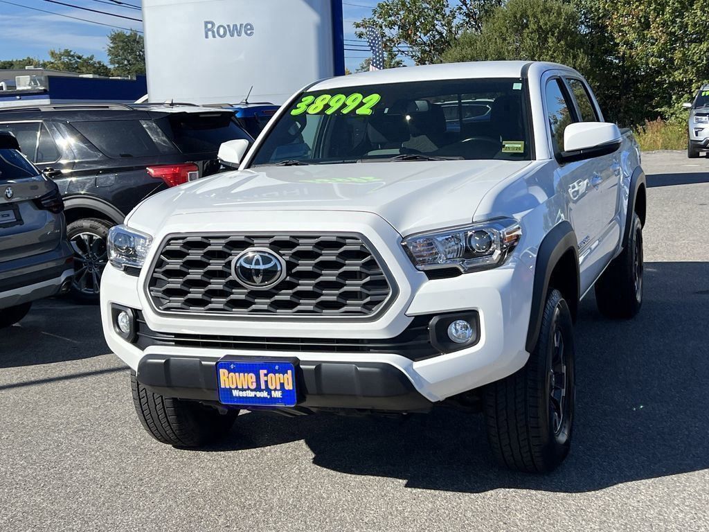 2023 Toyota Tacoma TRD Off-Road photo 2