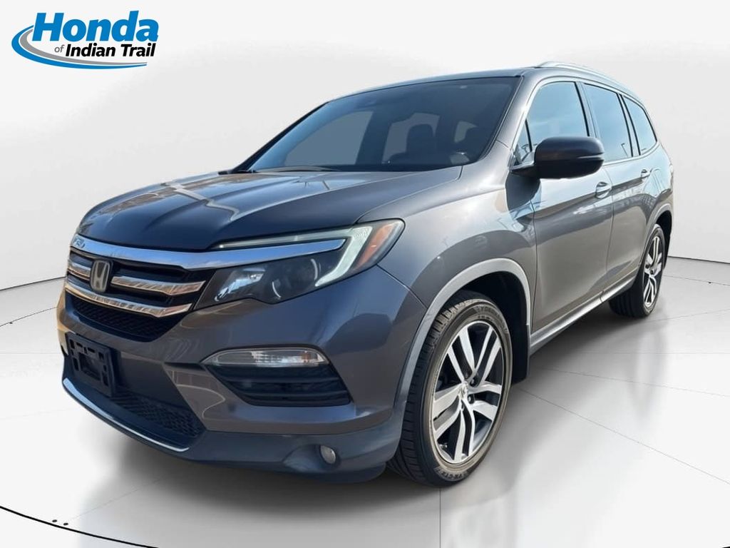 2017 Honda Pilot Touring's photo