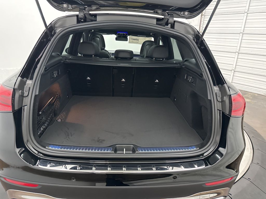 2025 Mercedes Benz GLC 300 photo 22