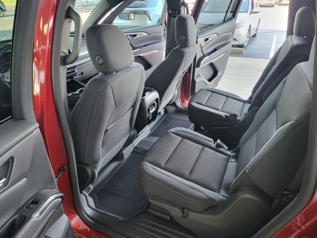 2025 Chevrolet Traverse photo 7